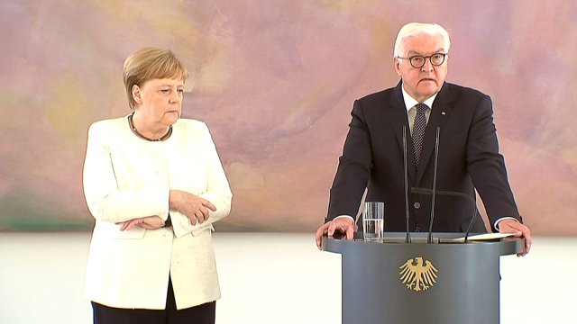 Merkel neden titreme nöbeti geçiriyor? İşte uzmanların yanıtı