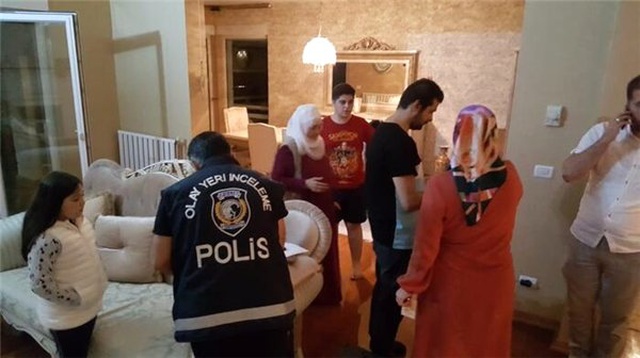 100 TL'ye 5 Kavanoz Bal Satan Adamın Evine Hırsız Girdi, 1,5 Milyon Doları Çalındı