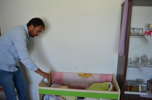 1 yaşındaki Yunus Emre'nin beyni kafatasının dışında büyüyor! Çaresiz baba yardım bekliyor