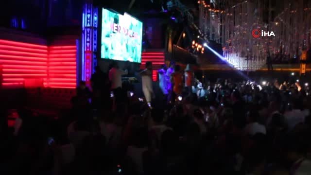 Demet Akalın, Bodrum gecelerine damgasını vurdu