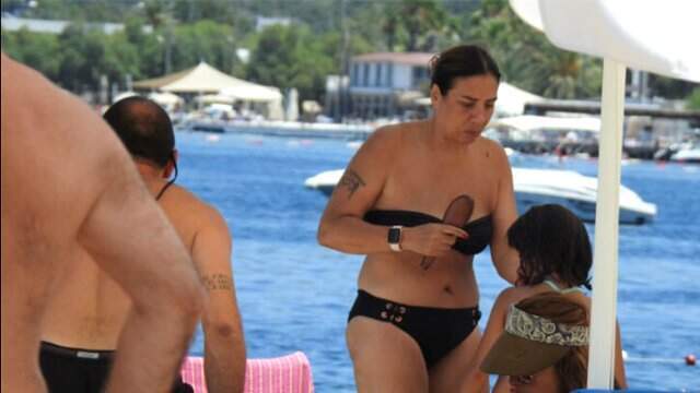 Başarılı şarkıcı Işın Karaca tatil sezonunu açtı Başarılı şarkıcı Işın Karaca tatil sezonunu açtı