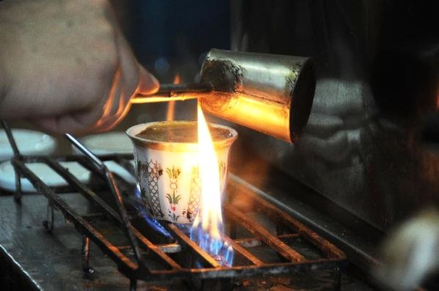 Bursalı esnafın cezve kullanmadan yaptığı kahve, yok satıyor
