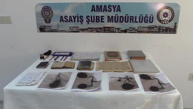 75'lik dede, eşiyle sorunlarını çözmek isteyen kadınları iğrenç tuzağına düşürdü