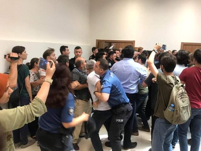 Çorlu'daki tren kazası davasında mahkeme heyeti çekildi Çorlu'daki tren kazası davasında mahkeme heyeti çekildi