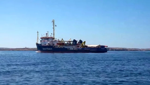 Göçmenleri kurtaran gemi Sea Watch: İtalya'da ev hapsine alınan kaptan Carola Rackete serbest...