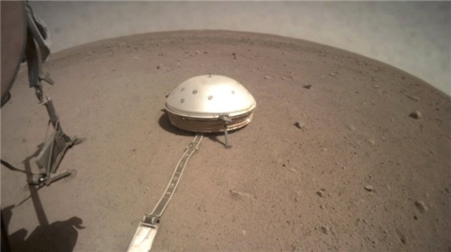 NASA, Mars'ta Toprağa Saplanan 'Köstebeğini' Kurtarmaya Çalışıyor