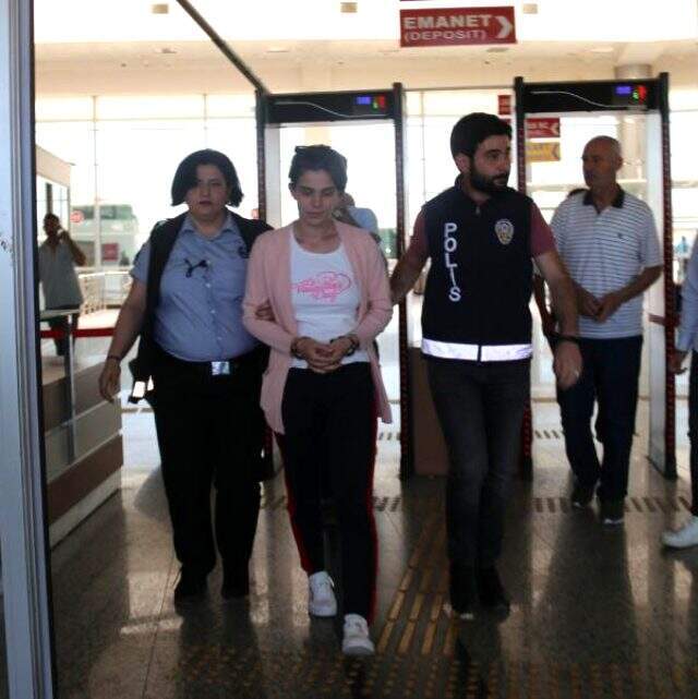 Adliyeden kaçan kadın hükümlü, otogarda yakalandı Adliyeden kaçan kadın hükümlü, otogarda yakalandı