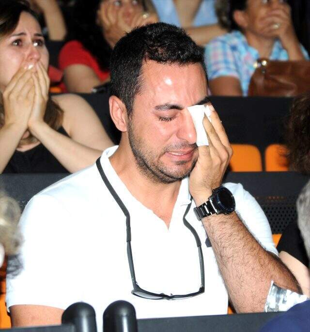 Babasının öldürdüğü Gülnur'u annesi anlattı, salondakiler gözyaşlarına boğuldu