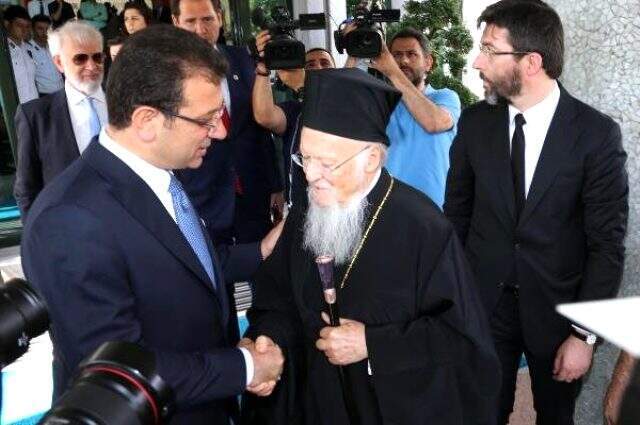 Ekrem İmamoğlu, Fener Rum Patriği Bartholomeos'u ağırladı: Belediyemizin bir inanç masası olacak Ekrem İmamoğlu, Fener Rum Patriği Bartholomeos'u ağırladı: Belediyemizin bir inanç masası olacak