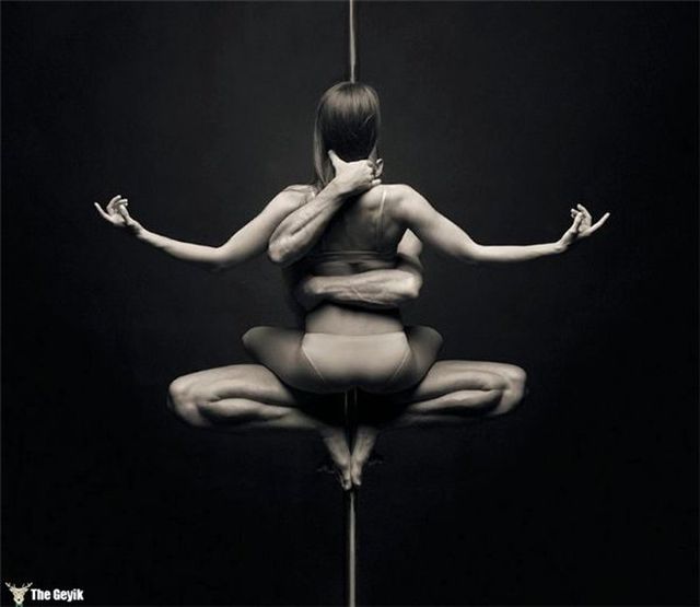 Heykeltıraşın Çektiği Aşık Etme Garantili 12 Dansçı Fotoğrafı