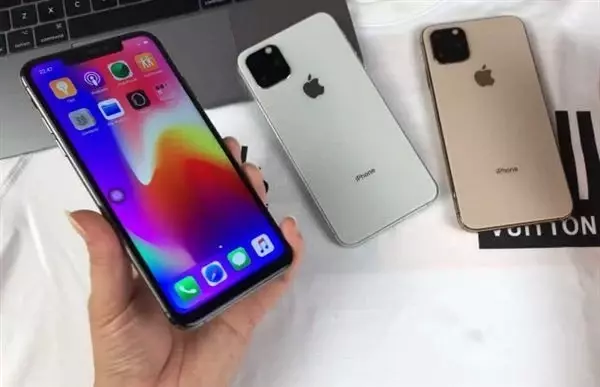 iPhone 11, Tartışmalı Tasarımıyla Bir Kez Daha Ortaya Çıktı