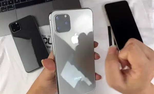 iPhone 11, Tartışmalı Tasarımıyla Bir Kez Daha Ortaya Çıktı