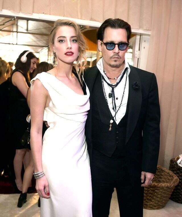 Johnny Depp'in eski eşi Amber Heard'ın, oyuncu James Franco ile asansörde görüntüleri ortaya çıktı