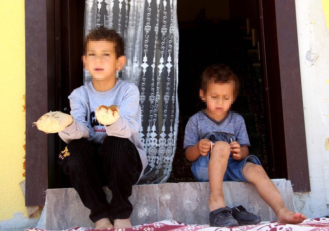 14 yaşındaki çocuk, oyun arkadaşının ellerini kolonya döküp çakmakla yaktı