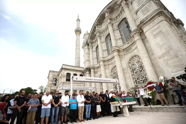 Ünlü şair Küçük İskender, son yolculuğuna uğurlandı