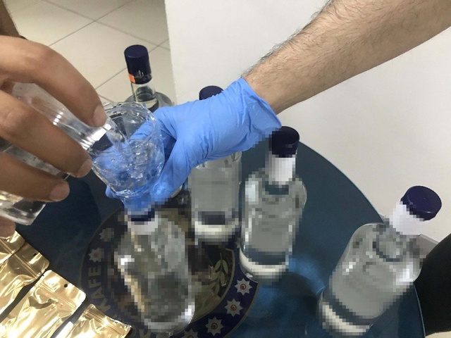 Mersin'de sahte içki ölümlerine ilişkin 6 şüpheli gözaltına alındı