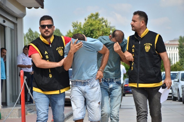 Motosikletle kapkaç yaptılar, utanmadan