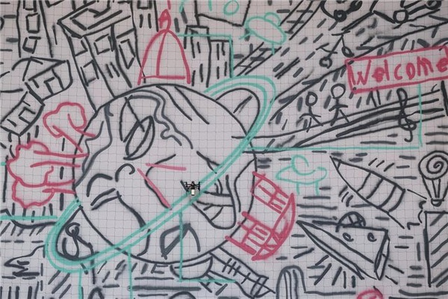 Sadece Drone Kullanılarak Çizilen Muhteşem Ötesi Graffiti (Video)