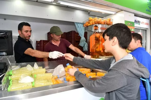 Mansur Yavaş'ın talimatıyla Ankara'da BELKO Vitamin Büfeleri yeniden hizmete girdi