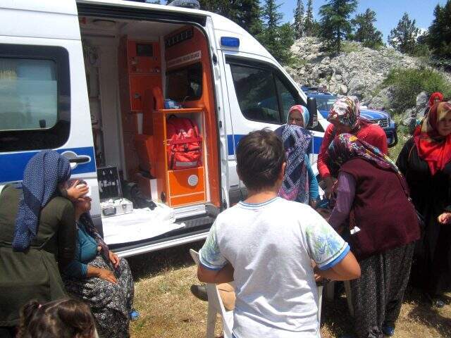 Alanya'daki şenliği hortum vurdu: 6 yaralı Alanya'daki şenliği hortum vurdu: 6 yaralı