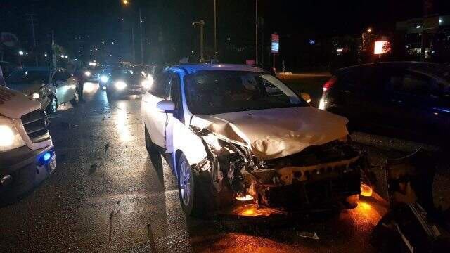 Ambulansta kanlı yüzünü çeken yaralı herkesi şoke etti! Ambulansta kanlı yüzünü çeken yaralı herkesi şoke etti!