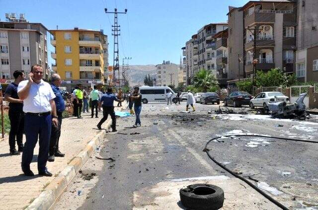 Son dakika! Hatay'da otomobilde meydana gelen patlamayla ilgili 16 şüpheli gözaltına alındı Hatay'da otomobilde meydana gelen patlamayla ilgili 16 şüpheli gözaltına alındı