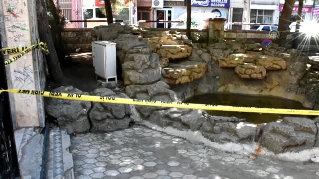Süs havuzuna giren iki çocuk akıma kapılarak ağır yaralandı