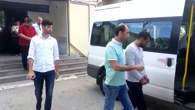 İğrenç olay sorguda ortaya çıktı! 14 yaşındaki kızlarını kullanarak vurgun yapmışlar