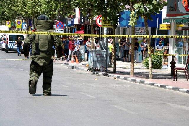Bomba sanıldı bakın ne çıktı ! Bomba sanıldı, öğrencilerin deney düzeneği çıktı
