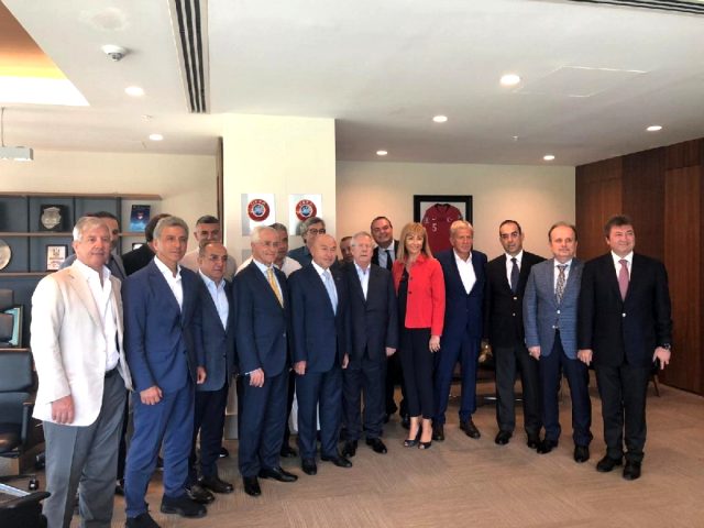Aziz Yıldırım, TFF Başkanı Nihat Özdemir'i ziyaret etti