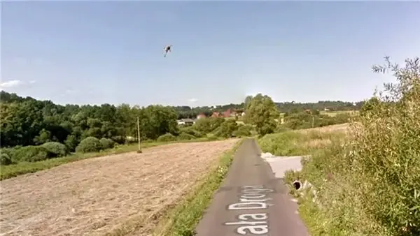 Google Street View Aracı, Kayıt Sırasında Çarptığı Tavşanı Metrelerce Yukarı Fırlattı