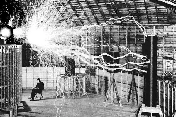 Nikola Tesla'nın Trajik Hayatı, Buluşları ve Gelecek Tahminleri