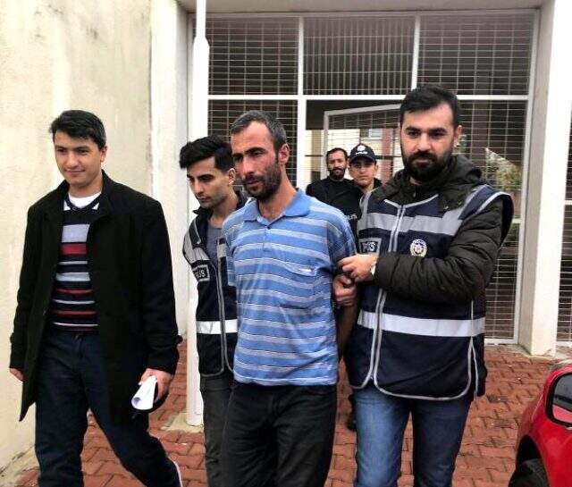Evi terk eden eşini 12 bıçak darbesiyle öldüren cani koca: 50 lira istedim vermedi Evi terk eden eşini 12 bıçak darbesiyle öldüren cani koca: 50 lira istedim vermedi