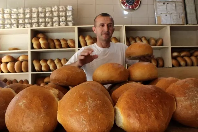 Bursa'da ucuz ekmek satan fırıncı, mahkeme kararıyla zam yapmak zorunda kaldı