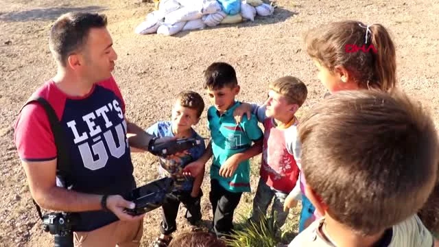 Erzincan'da İlk kez drone gören çocuklar, şaşkınlıklarını gizleyemediler