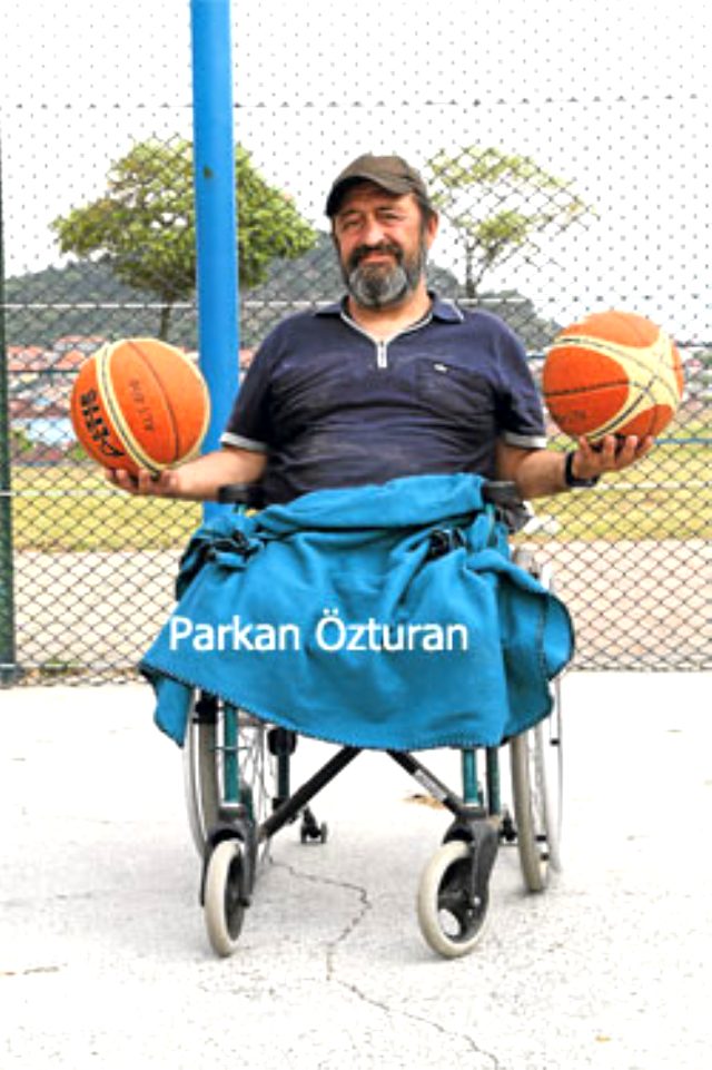 Ünlü oyuncu Parkan Özturan, hayatını kaybetti