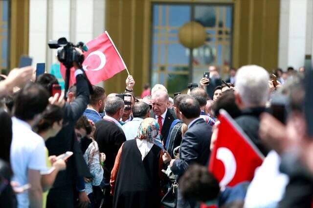 Beştepe'de anma töreni: Cumhurbaşkanı Erdoğan 15 Temmuz Anıtı'na çelenk bıraktı