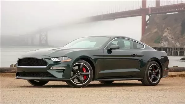 Ford Mustang Bullitt'in Hız Sınırlarını Zorlayan İnanılmaz Sürüş Videosu