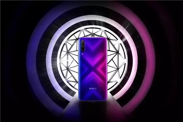 Honor 9X'in X Şekliyle Dikkatleri Üzerine Çeken Arka Tasarımı Paylaşıldı