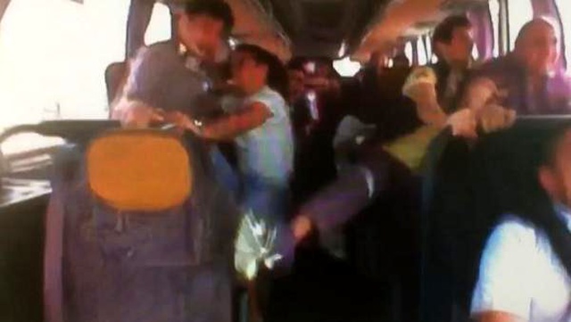 34 kişinin yaralandığı midibüs kazası kamerada