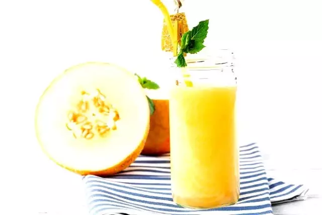 Bu smoothie, hem serinletiyor hem tok tutuyor