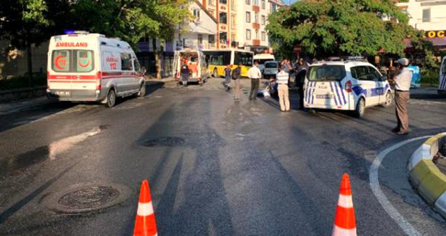 İstanbul'da feci kaza! Minibüse çarpan otobüs, iş yerine girdi: 1 ölü, 3 yaralı