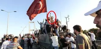 15 Temmuz'da köprünün üstündeki askerin kafasını kestiğini iddia etti