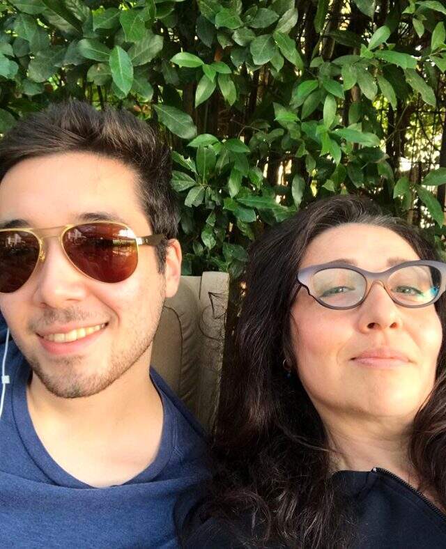 Seksenler'in Nazlı'sı Yasemin Çonka, oğluna olan benzerliği ile şaşırttı