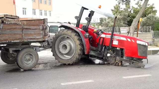 Minibüsün traktörle çarpıştığı kazada 17 kişi yaralandı