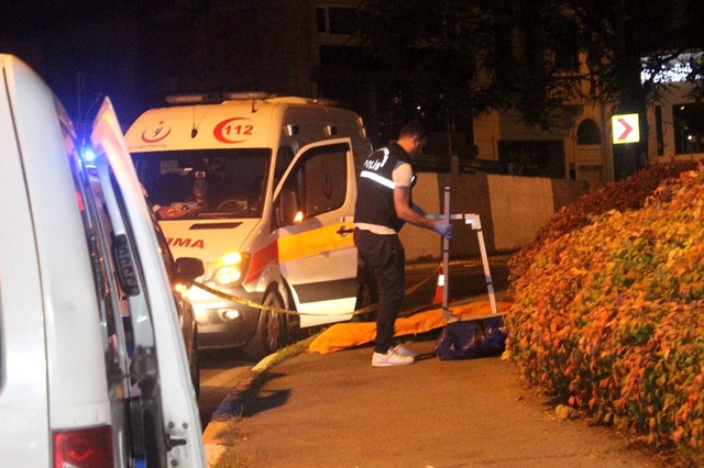 İstanbul'da korkunç olay! 22 yaşındaki gencin cansız bedenini kaldırımda buldular