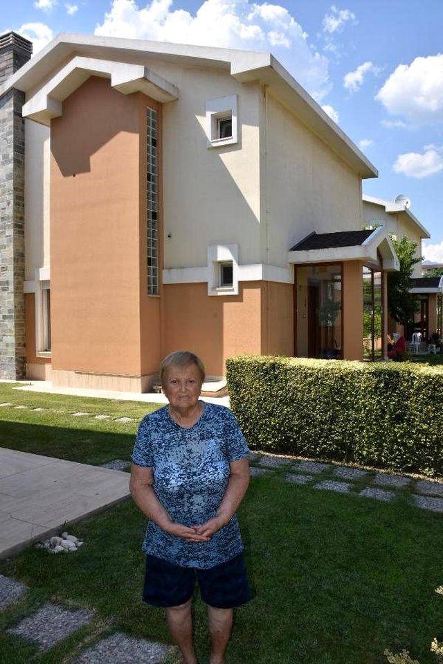 FETÖ ile korkutulan yaşlı kadın 5 milyon liralık villasını sattı