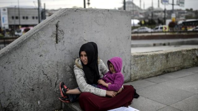 İstanbul'daki kayıtsız göçmenler tek tek tespit edilip, sınır dışı ediliyor