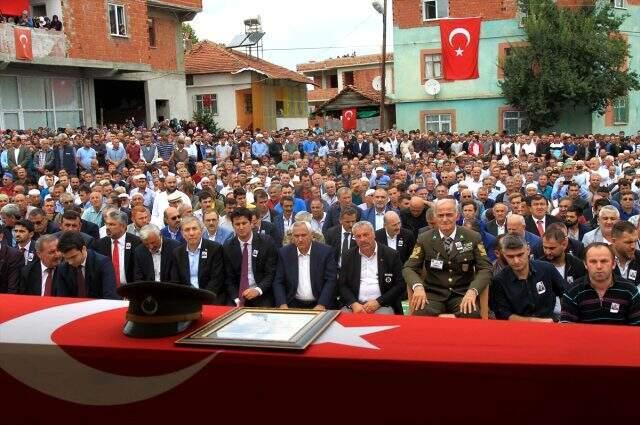 Şehit Binbaşı Zafer Akkuş son yolculuğuna uğurlandı