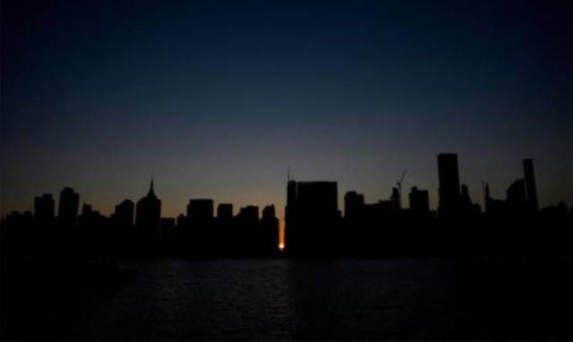ABD'nin New York şehri karanlığa teslim oldu!
